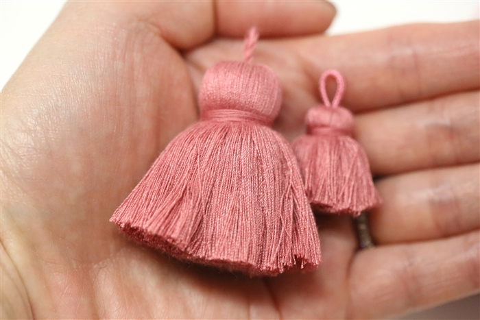 Yarn pom poms, yarn poms, garland poms, P44 Dark Pink, Pink Yarn