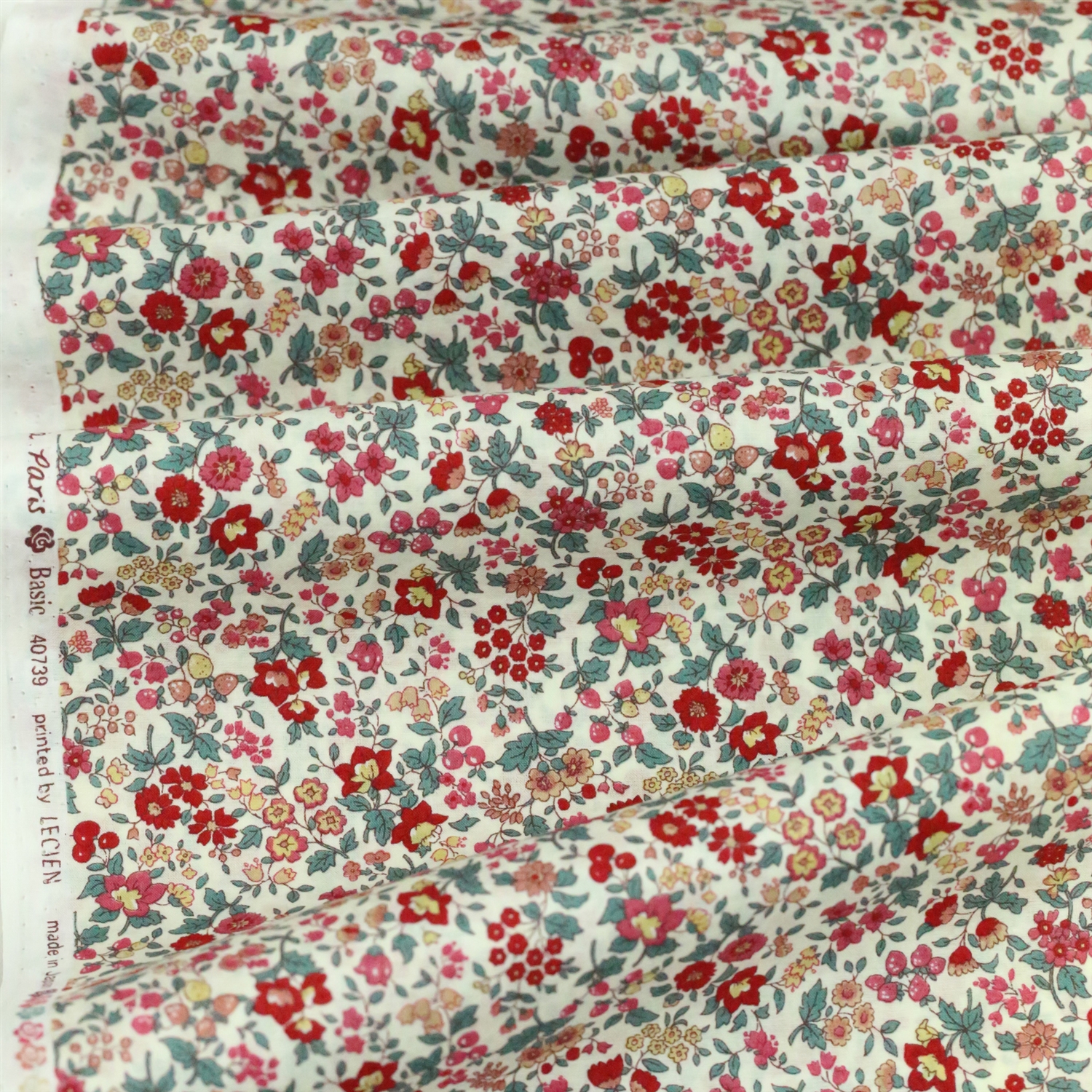 Lecien Memoire a Paris 40739L-30 Felt Backed 100% Cotton Lawn Fabric