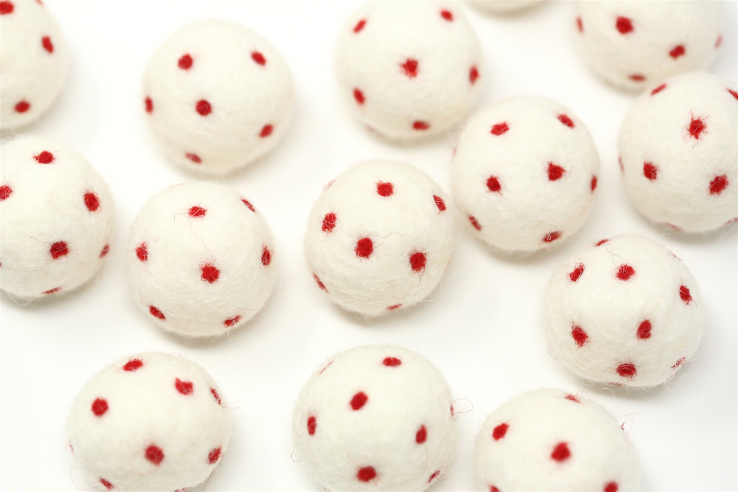 Wool Felt Balls - Red and White – Leabu Sewing Center